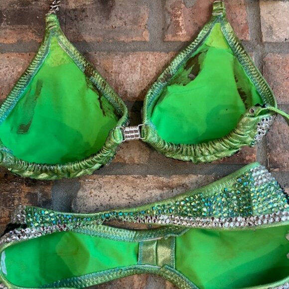 Figure Physique Bodybuilding Competition NPC Posing Suit - Picture 10 of 11